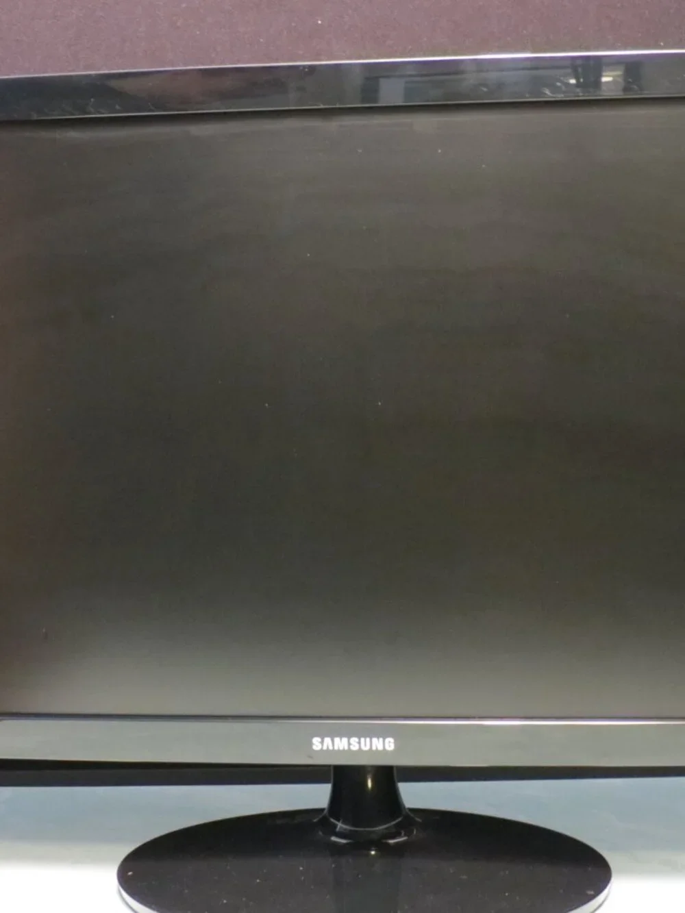 Samsung SyncMaster S24B300EL 24-inch LED Monitor 1080p HD with HDMI Adapter